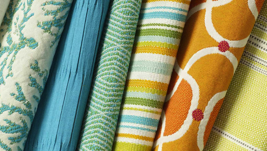 ¿Cómo proporcionan las telas de seda de imitación un sentido rentable de lujo en la moda y los campos del hogar?